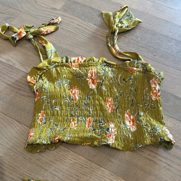 Floral ruched Top and skirt Matching set - Picture 3 of 5